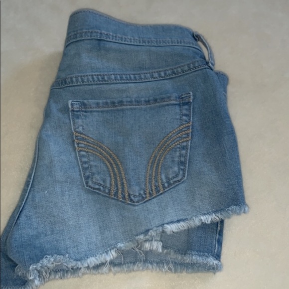 Low rise Hollister Jean Shorts - Picture 1 of 2